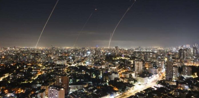 L’Iran a lancé une attaque de drones contre Israël, annonce Tsahal